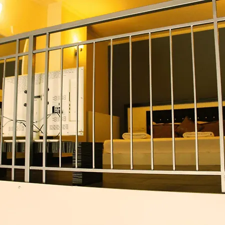 Otel Senza The & 5*